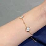 [LV]STAR AND SUN 4 MOTIF WHITE MOP GOLD BRACELET - Image 7