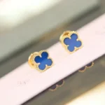 [VCA]CLOVER MINI 9.5MM SAPPHIRE EARRINGS - Image 4