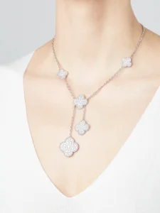 [VCA]CLOVER 6 MOTIF DIAMOND PAVED NECKLACE - Image 4