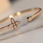 [LV]IDYLLE GOLD OPEN BRACELET DIAMOND PAVED - Image 6