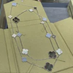 [VCA]CLOVER 16 MOTIF CHALCEDONY MOP SILVER NECKLACE - Image 6