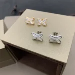 [CMT]JEUX DE WHITE MOP DIAMOND EARRINGS - Image 3