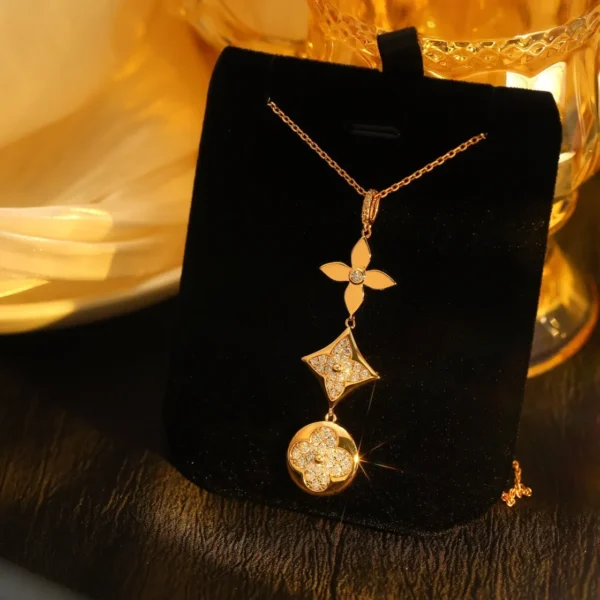 [LV]STAR AND SUN DIAMOND GOLD NECKLACE