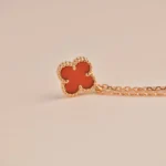 [VCA]CLOVER MINI 9.5MM WHITE CARNELIANS NECKLACE - Image 3