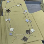 [VCA]CLOVER 16 MOTIF CHALCEDONY MOP SILVER NECKLACE - Image 4