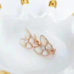 [VCA]BUTTERFLY MOP DIAMOND EARRINGS - Image 8