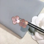 [VCA]CLOVER MEDIUM 1 MOTIFS  PINK MOP DIAMOND EARRINGS - Image 16