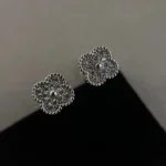 [VCA]CLOVER MINI DIAMOND STUD EARRINGS - Image 6