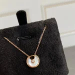 [CA]AMULETTE GOLD MOP NECKLACE - Image 5