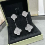 [VCA]CLOVER 2 MOTIFS DIAMOND PAVED SILVER EARRINGS - Image 3
