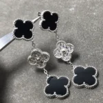 [VCA]CLOVER 3 MOTIF DIAMOND ONYX SILVER EARRINGS - Image 4