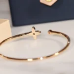 [LV]IDYLLE GOLD OPEN BRACELET DIAMOND PAVED - Image 8