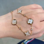 [LV]STAR AND SUN 4 MOTIF WHITE MOP GOLD BRACELET - Image 3