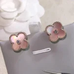 [VCA]CLOVER MEDIUM 1 MOTIFS  PINK MOP DIAMOND EARRINGS - Image 8