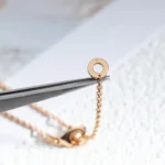 [BV]ZERO 1 WHITE CERAMIC PINK GOLD DIAMOND NECKLACE - Image 6