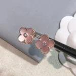 [VCA]CLOVER MEDIUM 1 MOTIFS  PINK MOP DIAMOND EARRINGS - Image 15