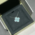 [VCA]CLOVER 1 DIAMOND LIGHT BLUE SILVER NECKLACE - Image 3