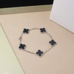 [VCA]CLOVER 5 MOTIF ONYXS  BRACELET SILVER - Image 2