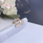 [CMT]BEE LOVE GOLD DIAMOND EARRINGS - Image 4
