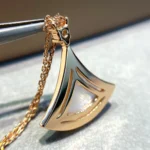 [BV]DREAM MOP DIAMOND PAVED PINK GOLD NECKLACE - Image 3