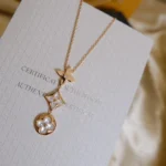 [LV]COLOR BLOSSOM LARIAT NECKLACE GOLD WHITE MOTHER PEARL AND DIAMOND - Image 5