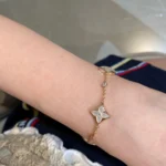 [LV]STAR AND SUN 4 MOTIF WHITE MOP GOLD BRACELET - Image 4